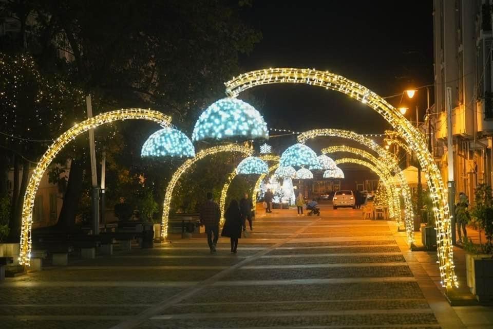 Glamour Ultracentral Крайова Экстерьер фото