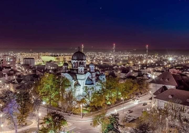 Glamour Ultracentral Крайова Экстерьер фото