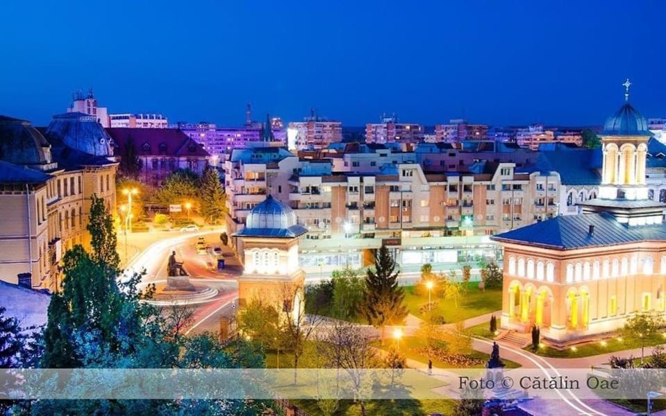 Glamour Ultracentral Крайова Экстерьер фото